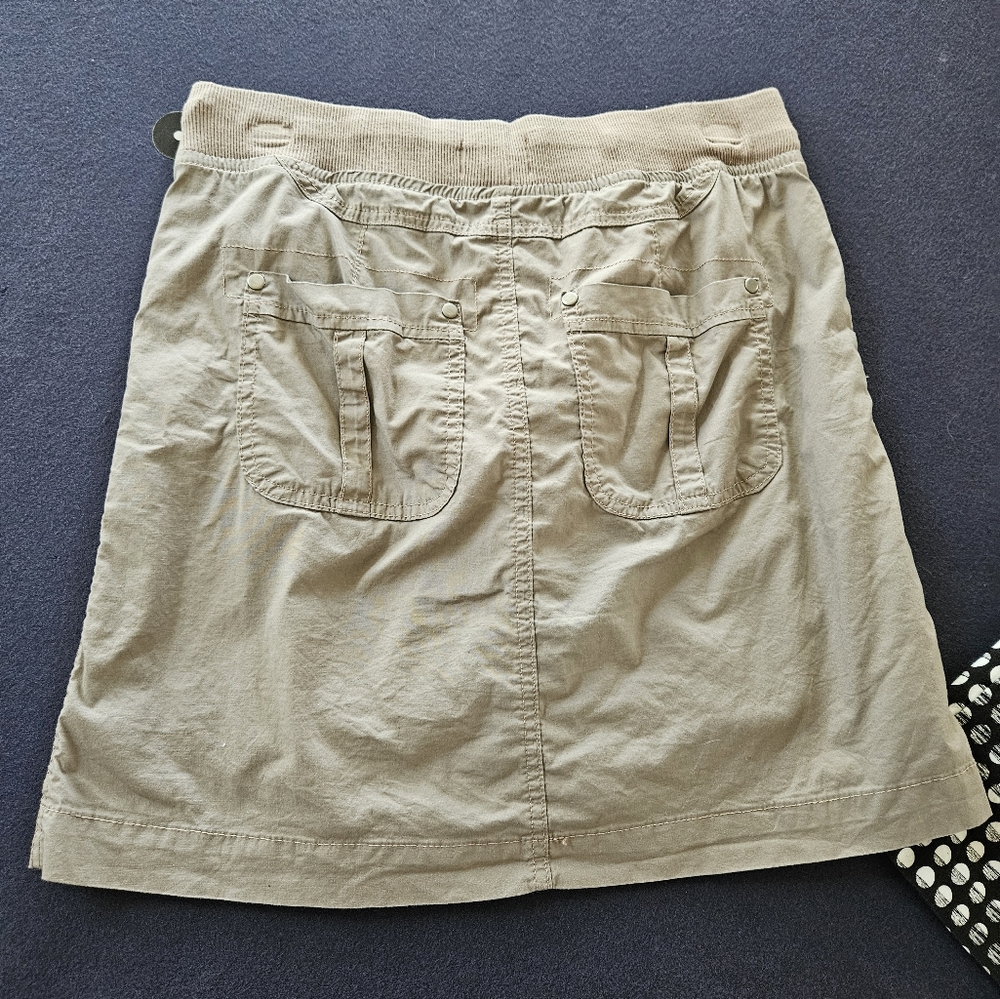 Skirts (2) with built in shorts - Picture 3 of 10